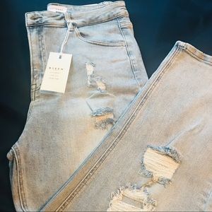 Risen Distressed Girlfriend Jean / NWT